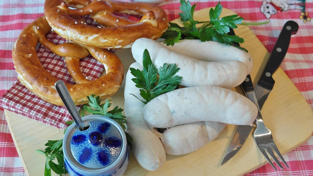 bavarian white sausages and prezels in the traditional German breakfast
